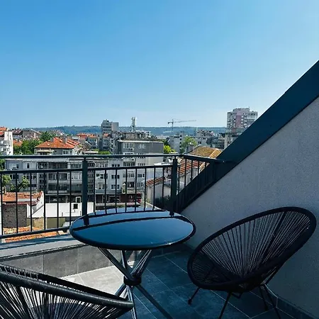 Central View Apartment